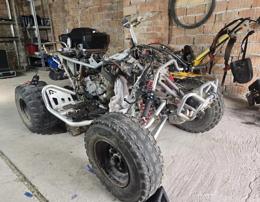 Projekt "QUAD BUILD" Plastik-Kit & zerlegen! – Bild 1